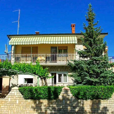 Apartment With A Parking Space Pula - 7321