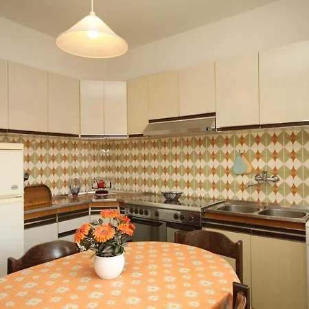 With A Parking Space Pula - 7321 * Valdebek