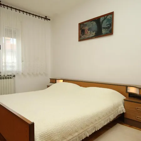 With A Parking Space Pula - 7321 Apartment